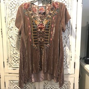 Johnny Was mauve velvet embroidered top NWT size M